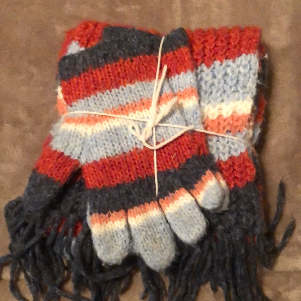 Handmade scarf and gloves/acrylic yarn